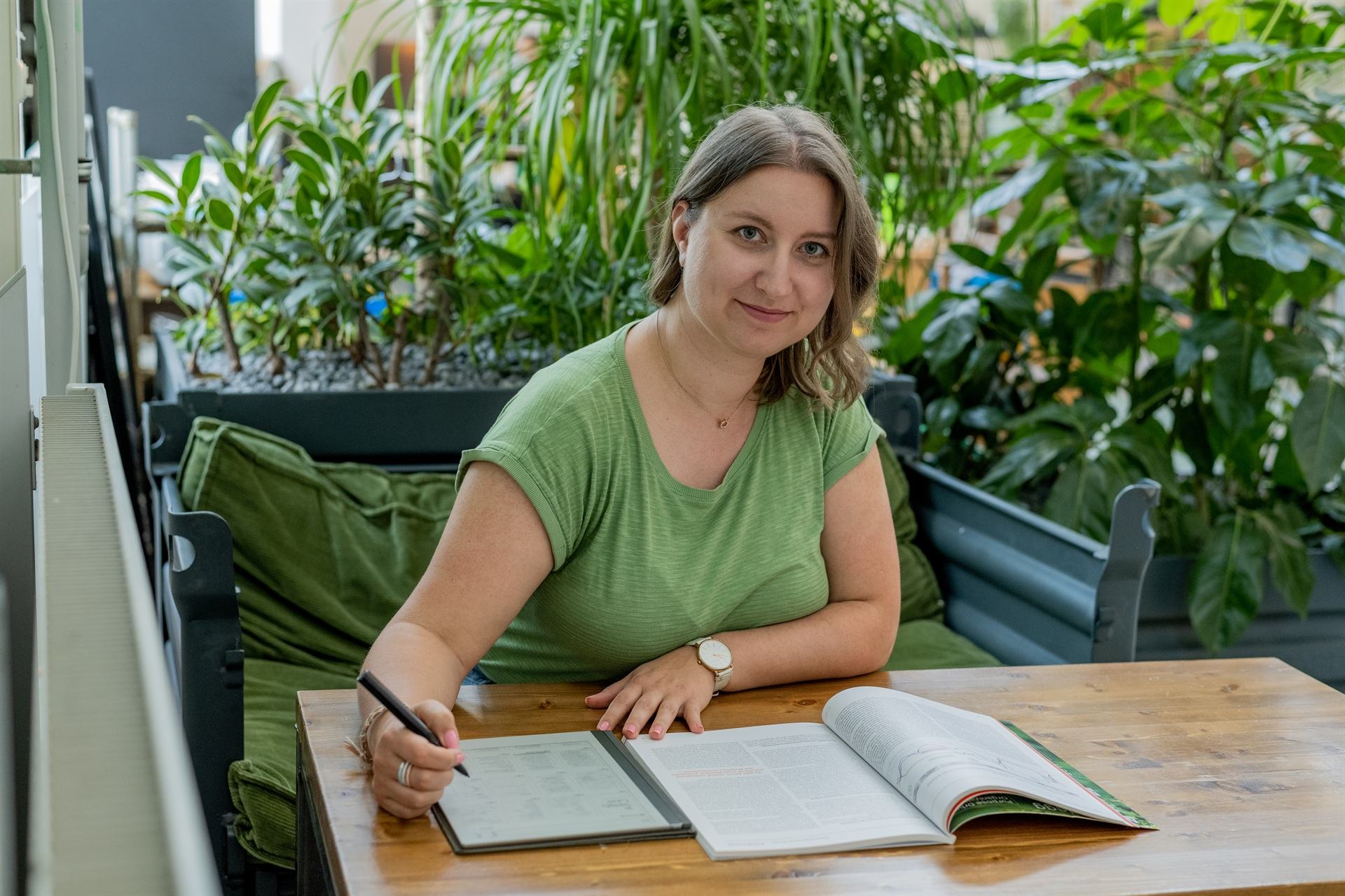 Michaela skizziert Architekturdenken im Vibe Flow